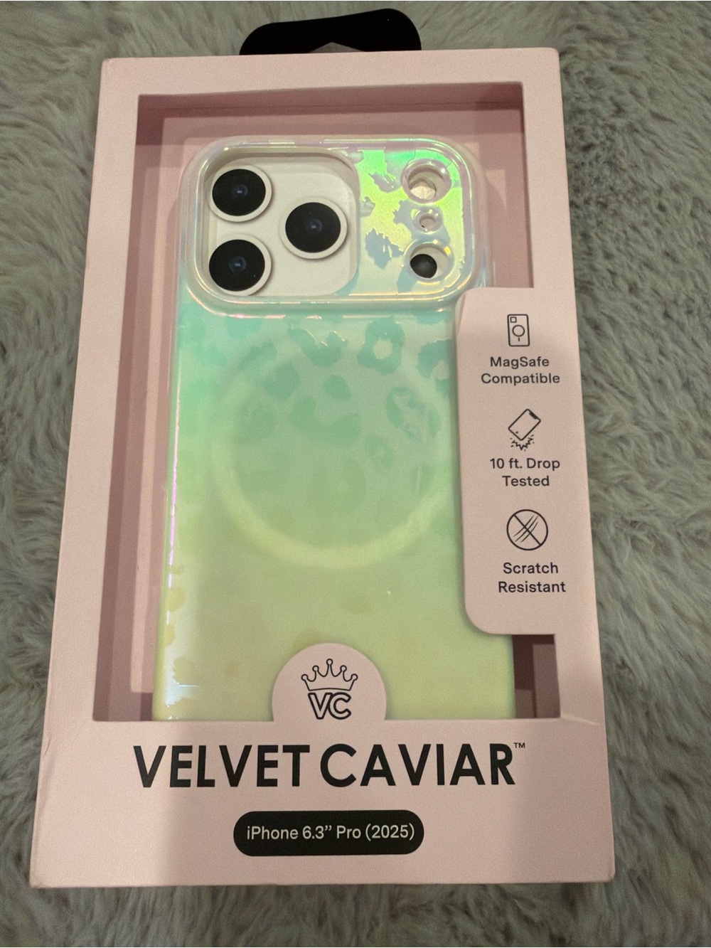 17Pro iPhone Velvet Caviar Iridescent Green Leopard iPhone 6.3"